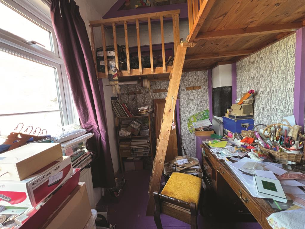 Lot: 134 - FOUR STOREY TOWN HOUSE FOR UPDATING - General view of bedroom four